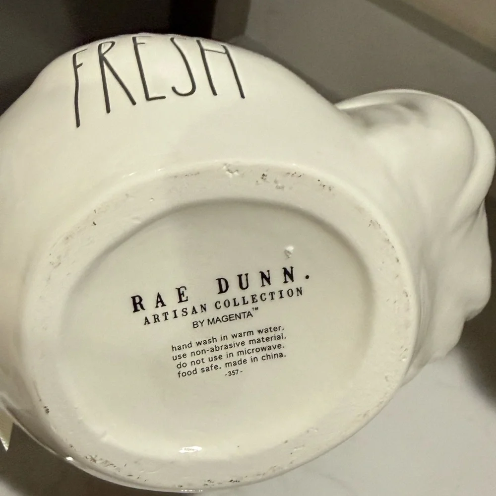 Rae Dunn White & Red Ceramic 🐓 Rooster 🐓 Jar/ Canister KEEP FRESH- NWT